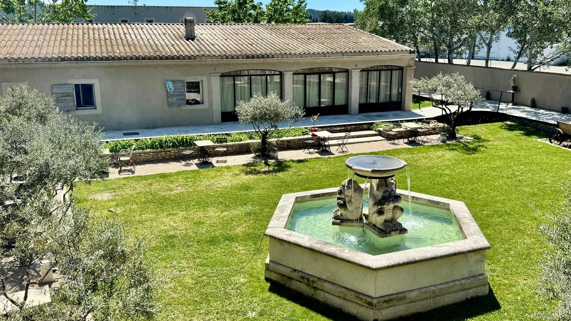 Mas D'Andiol Hotel Plan-d'Orgon 0*,  France